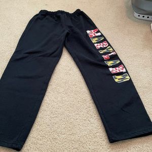 Black maryland sweatpants
